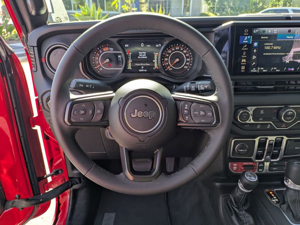 Used 2025 Jeep Wrangler Unlimited Rubicon image 18