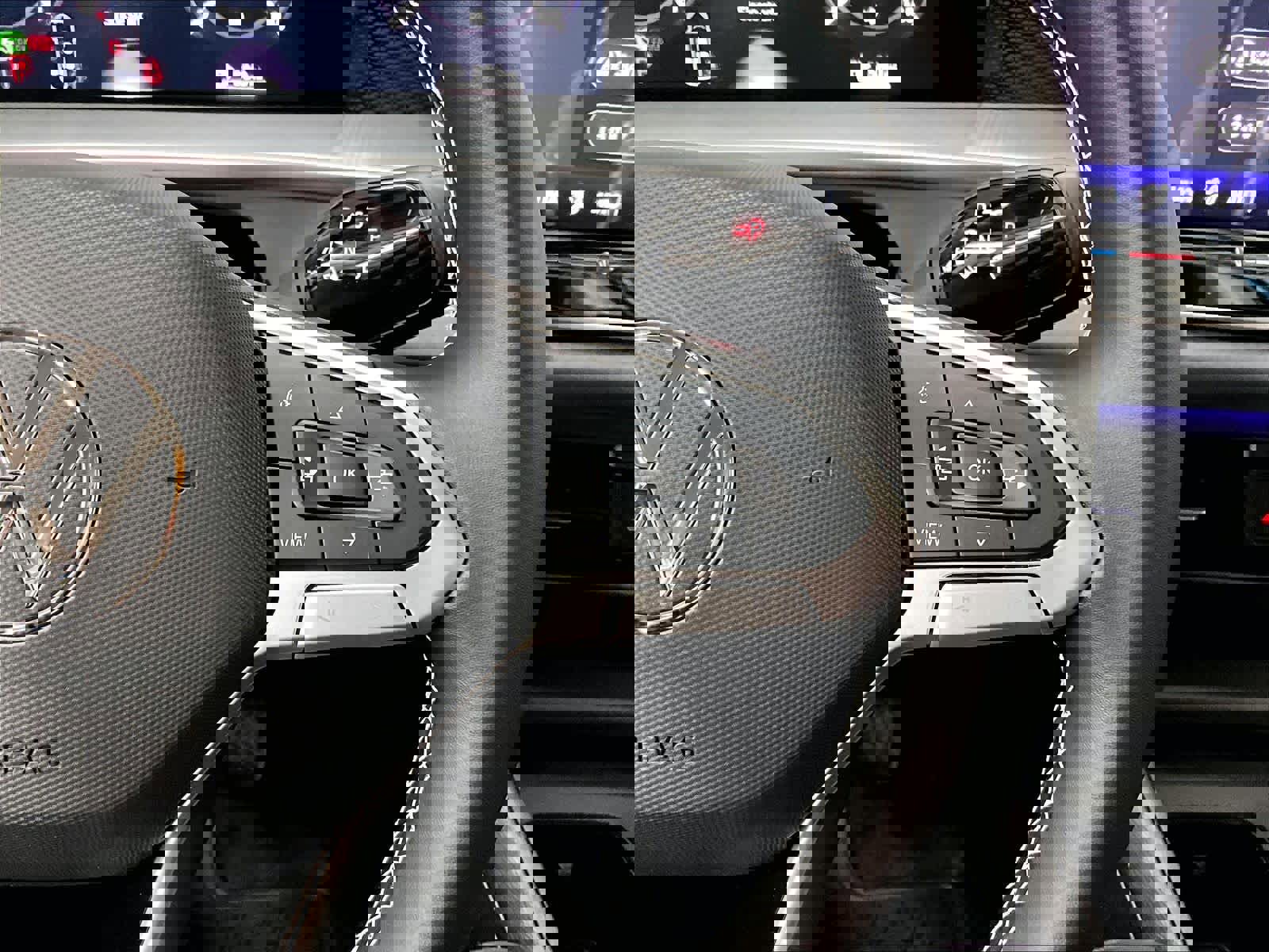 New 2026 Volkswagen Tiguan SE image 18