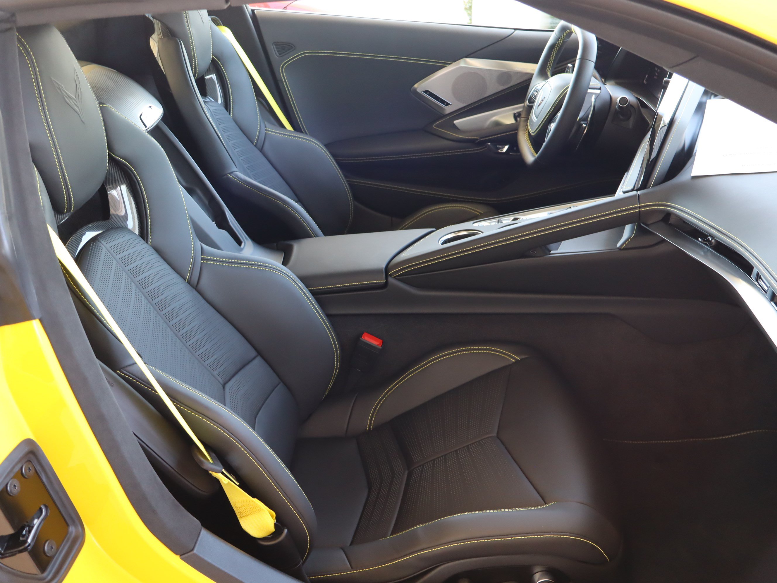 Used 2026 Chevrolet Corvette Stingray Premium Conv w/ Z51 Performance Package RWD image 32