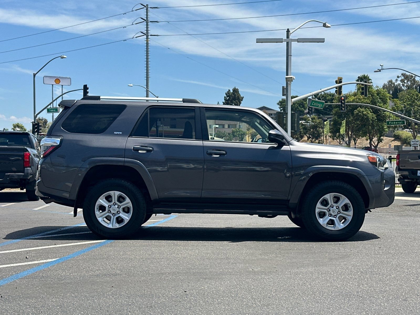 Used 2021 Toyota 4Runner SR5 AWD/4WD image 6