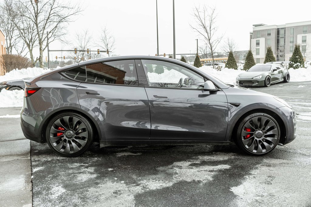 Used 2022 Tesla Model Y Performance image 3