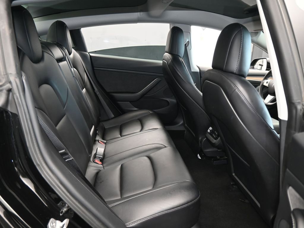 Used 2021 Tesla Model 3 Standard Range Plus image 34