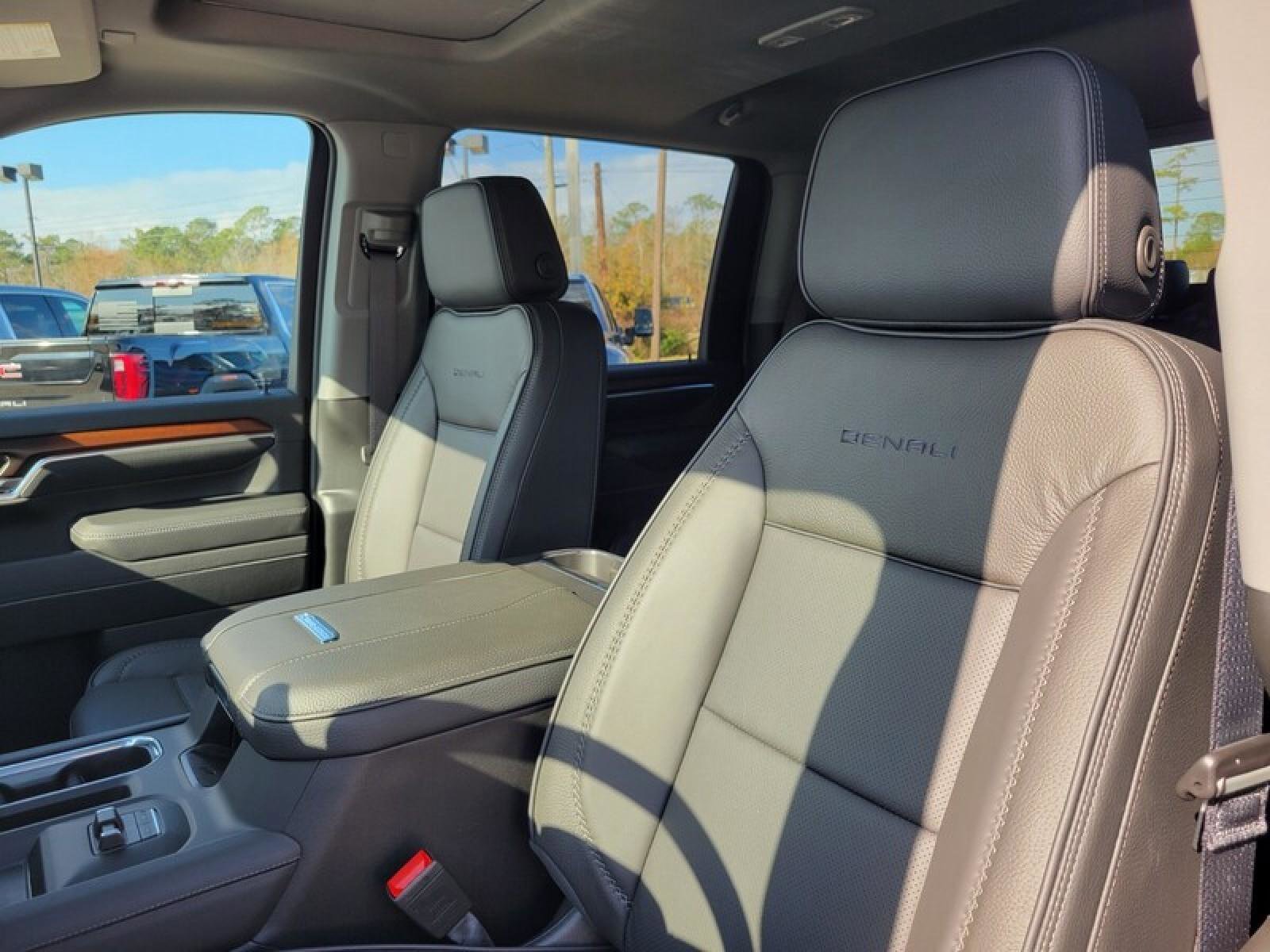 New 2026 GMC Sierra 3500 Denali w/ Denali Reserve Package image 12