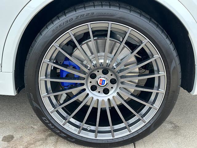 Used 2025 BMW ALPINA XB7 image 33