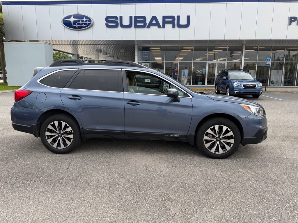 Used 2016 Subaru Outback 2.5i Limited AWD/4WD image 2