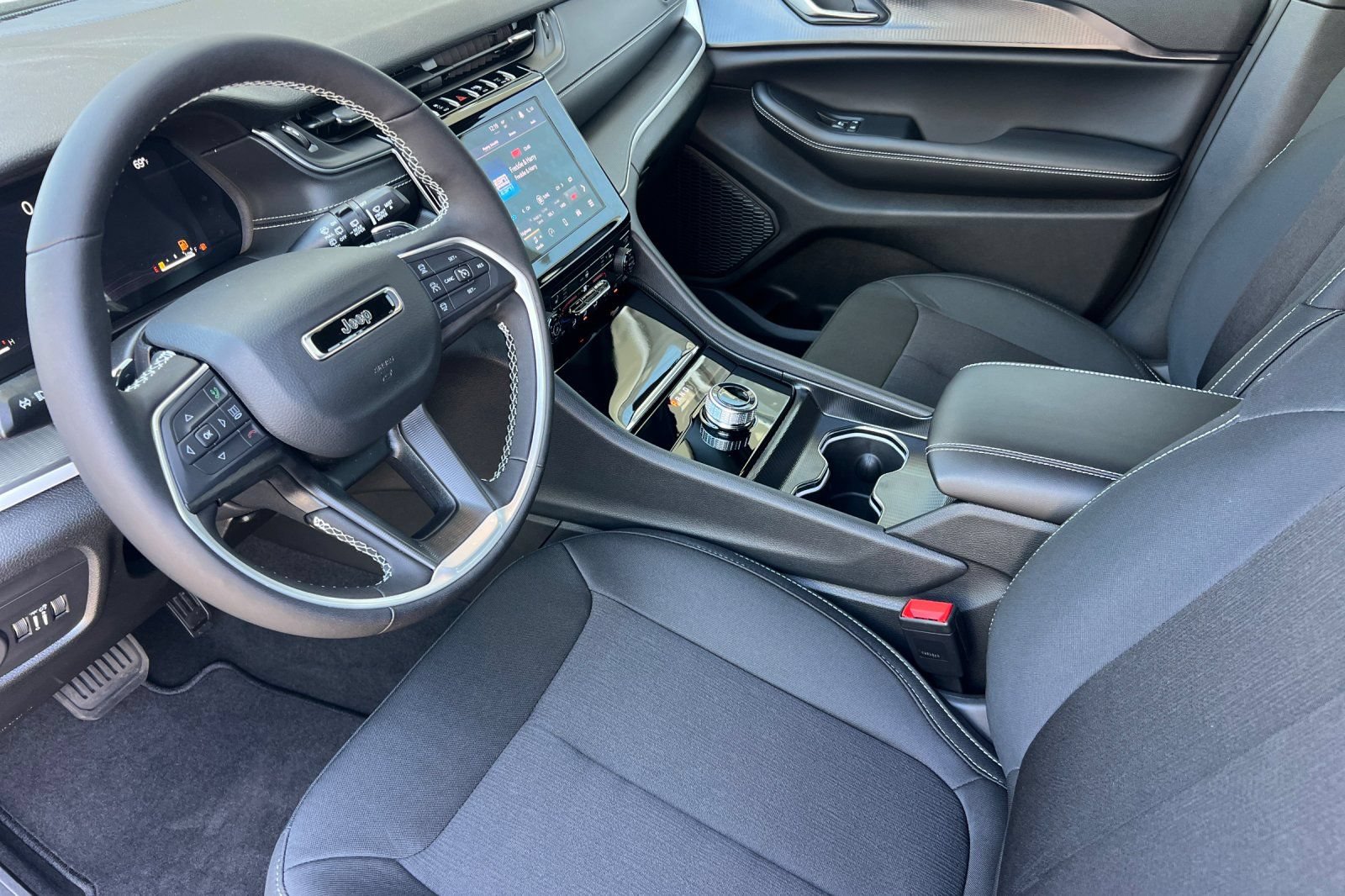 New 2026 Jeep Grand Cherokee Laredo X AWD/4WD image 10