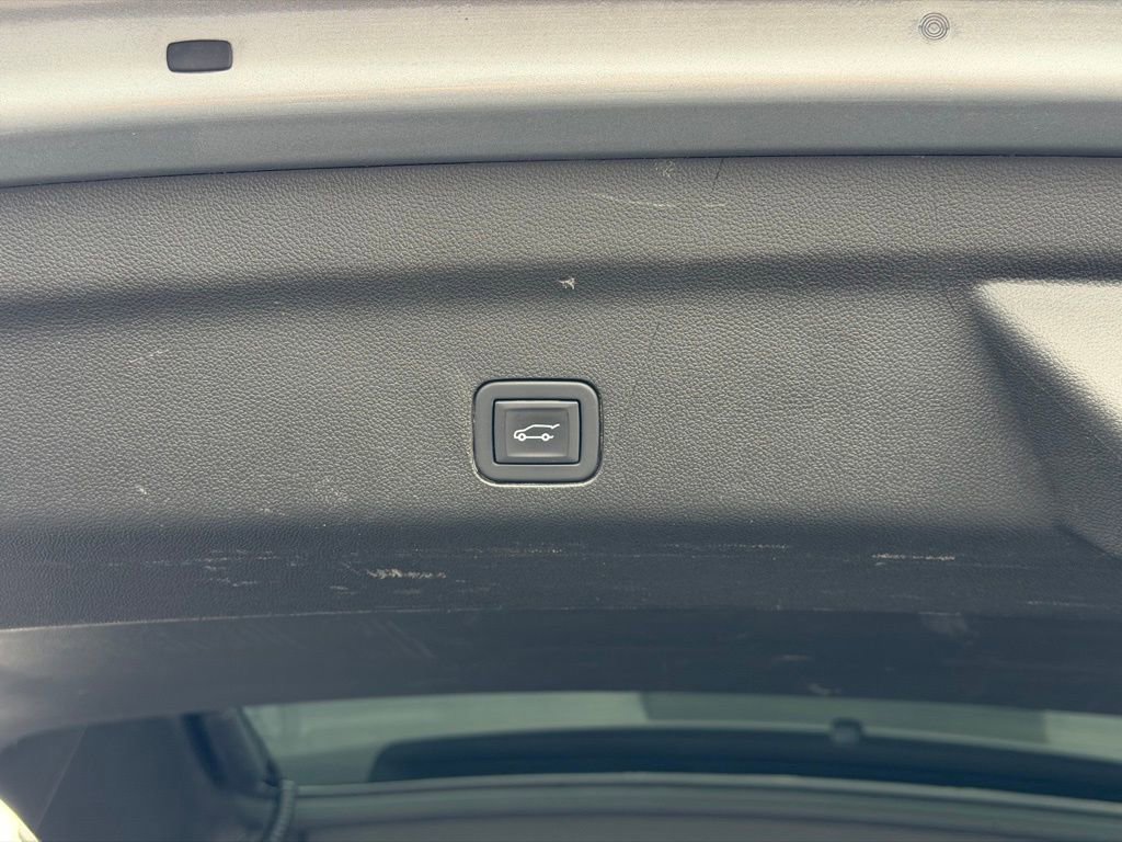 Used 2023 GMC Yukon XL Denali Ultimate image 51