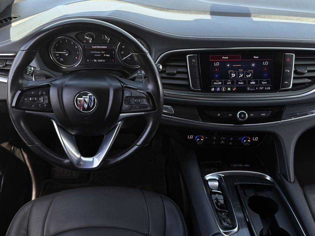 Used 2024 Buick Enclave Essence image 11