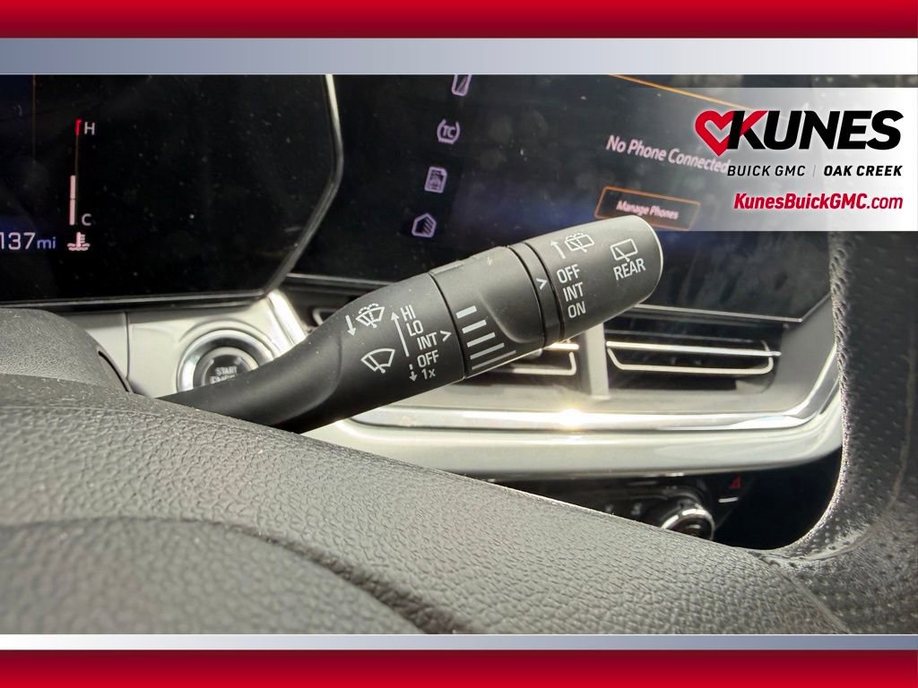 Used 2025 Chevrolet Trax LT FWD image 19