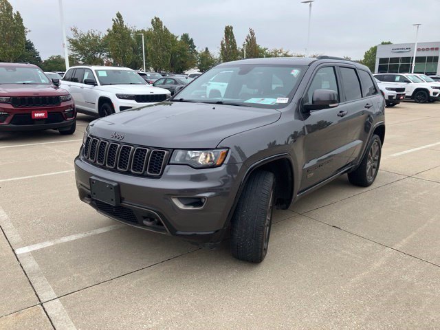 Used 2016 Jeep Grand Cherokee Limited 75th Anniversary AWD/4WD image 3