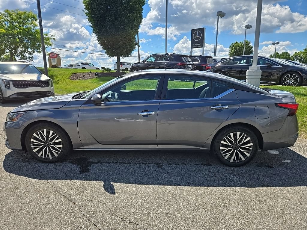 Used 2024 Nissan Altima 2.5 SV FWD image 7