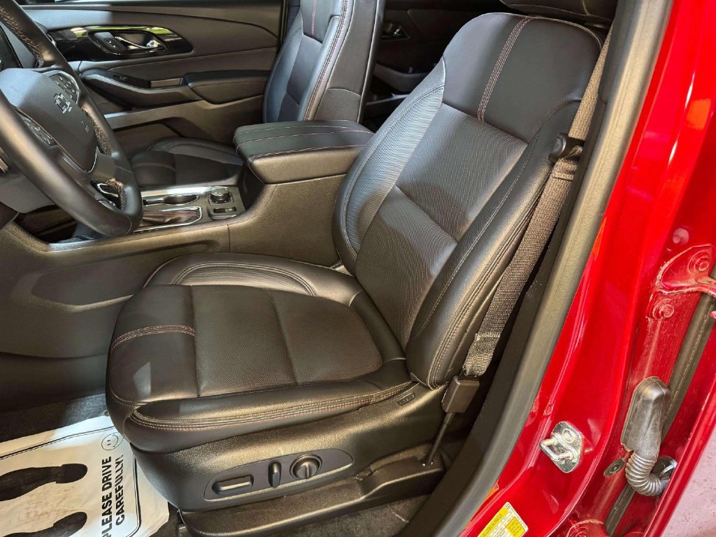 Used 2023 Chevrolet Traverse RS w/ LPO, Floor Liner Package AWD/4WD image 5