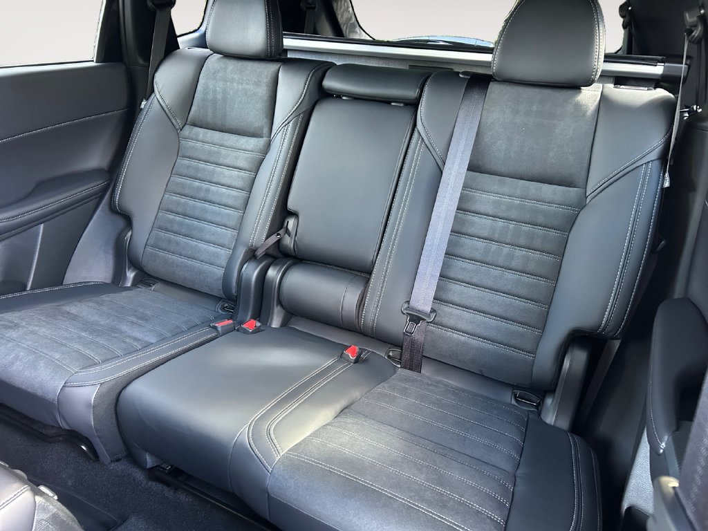 New 2026 Mitsubishi Outlander SE AWD/4WD image 13