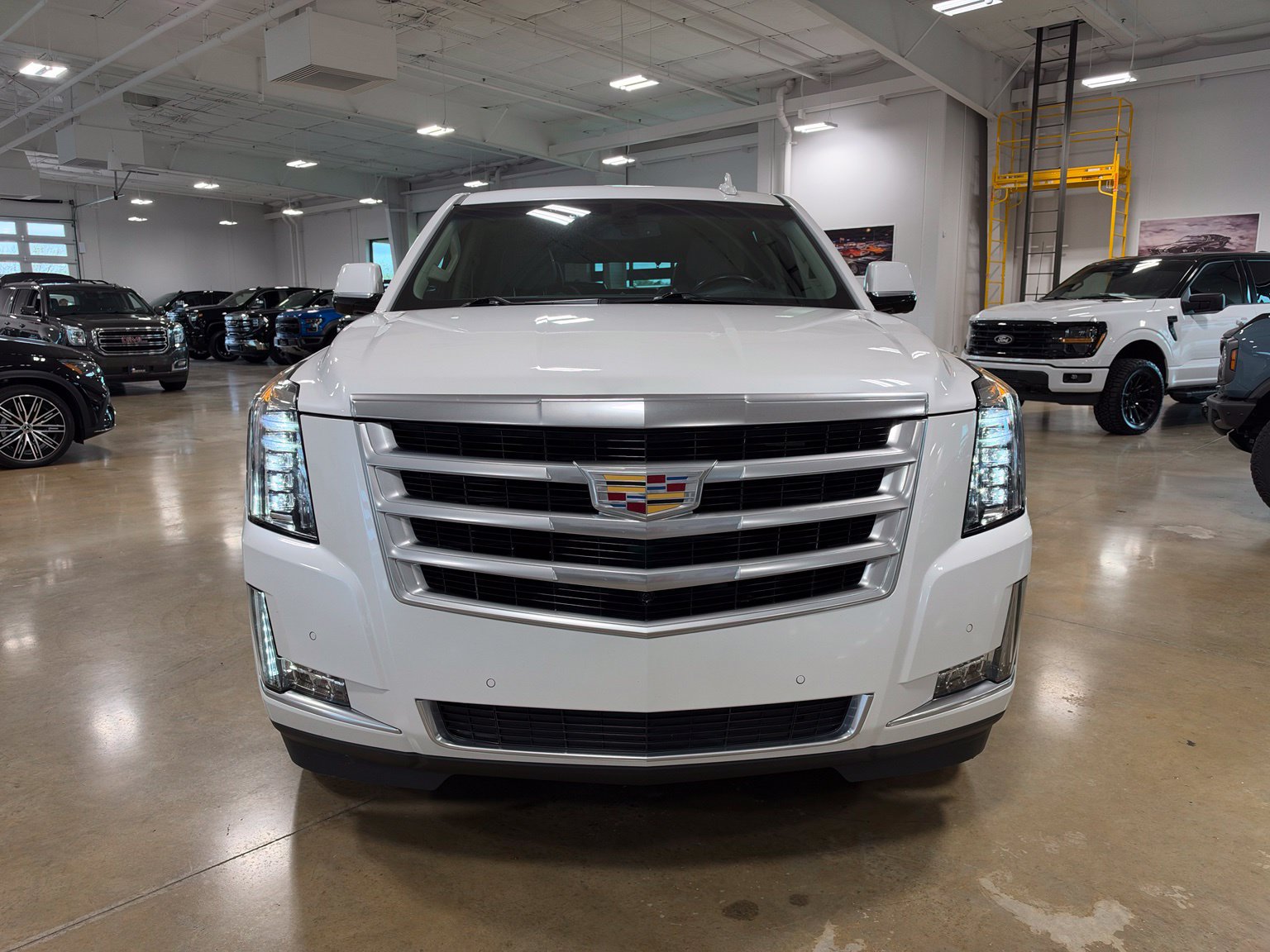 Used 2019 Cadillac Escalade 2WD image 2
