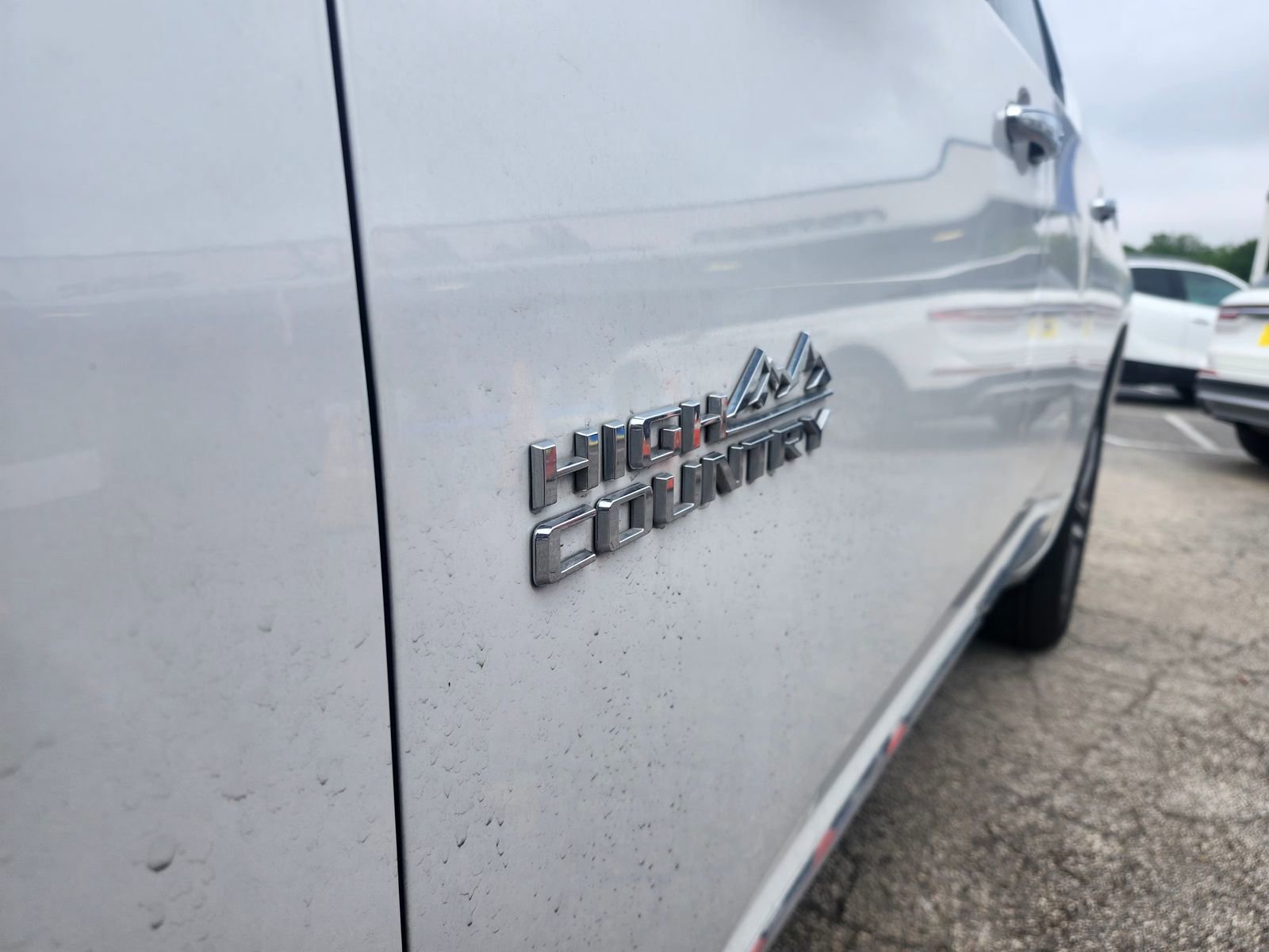 Used 2023 Chevrolet Traverse High Country FWD image 9