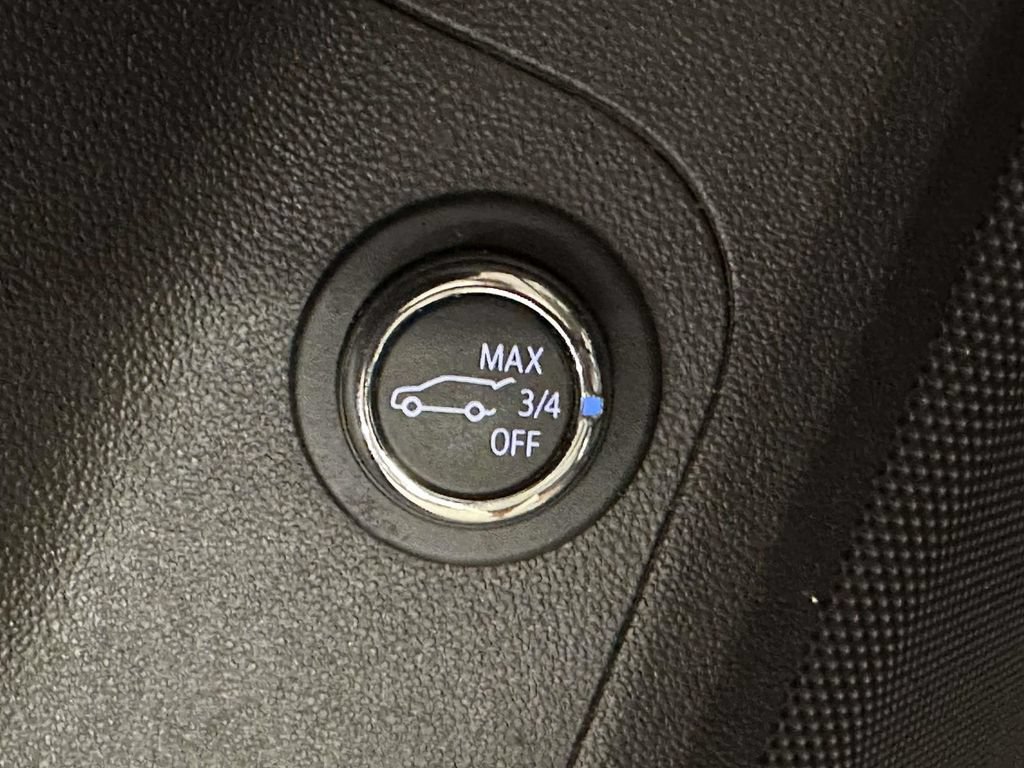 Used 2022 GMC Acadia Denali w/ Denali Technology Package AWD/4WD image 23