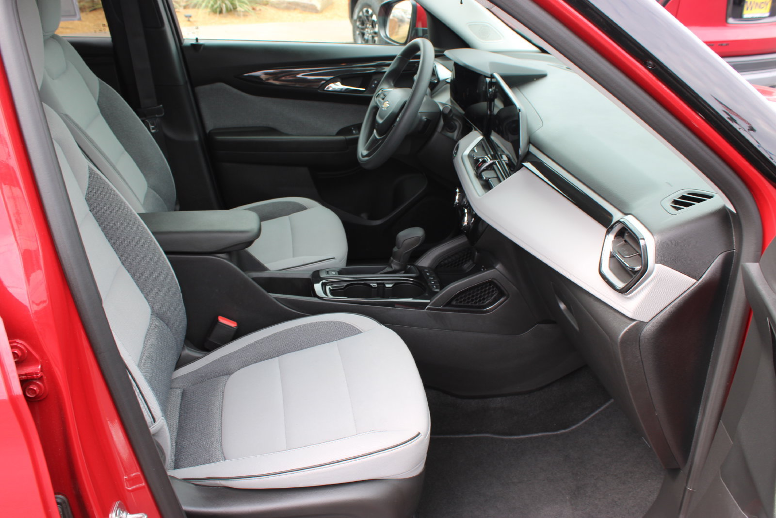 Used 2026 Chevrolet TrailBlazer LT AWD/4WD image 23