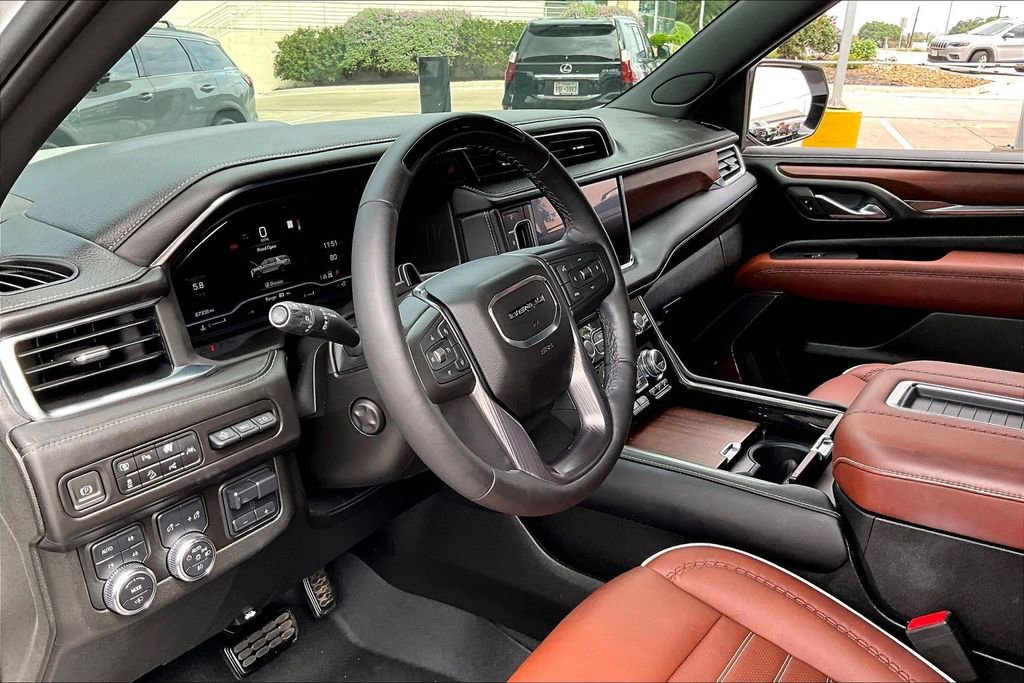 Used 2023 GMC Yukon Denali Ultimate AWD/4WD image 16