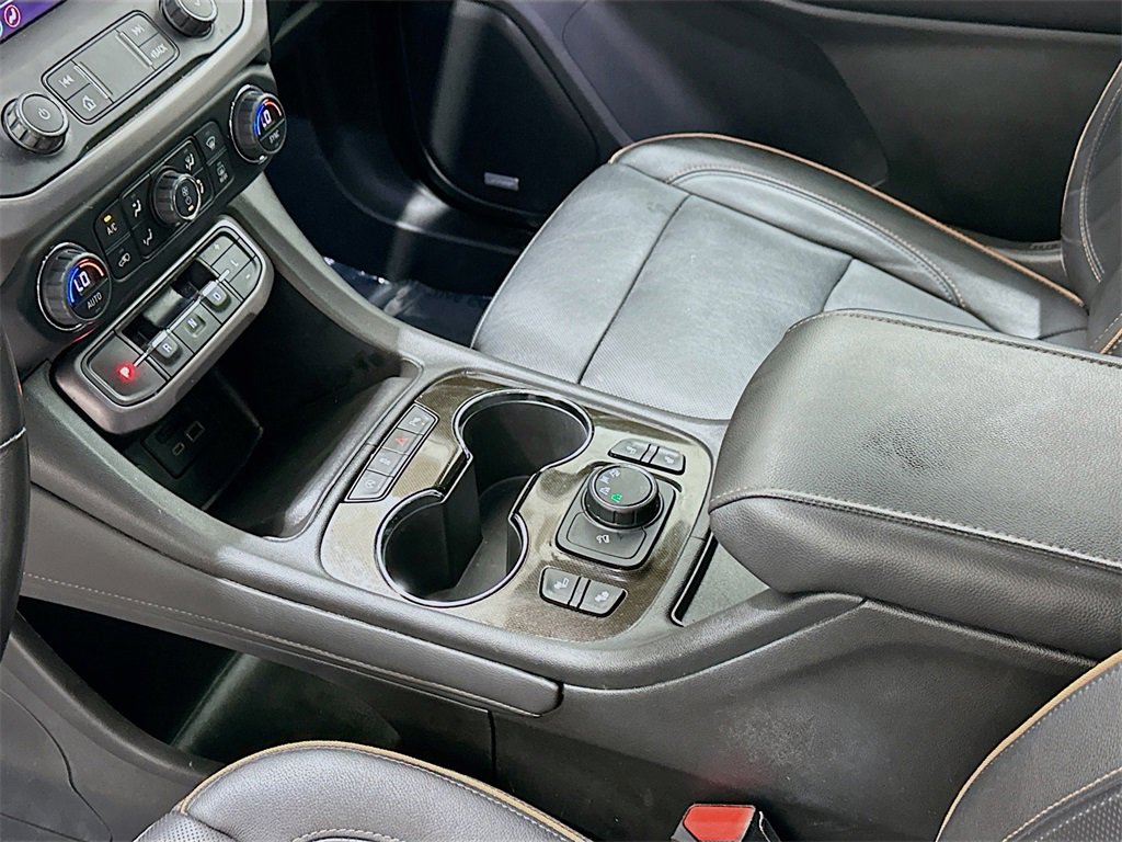 Used 2020 GMC Acadia AT4 w/ LPO, Adventure Package image 17