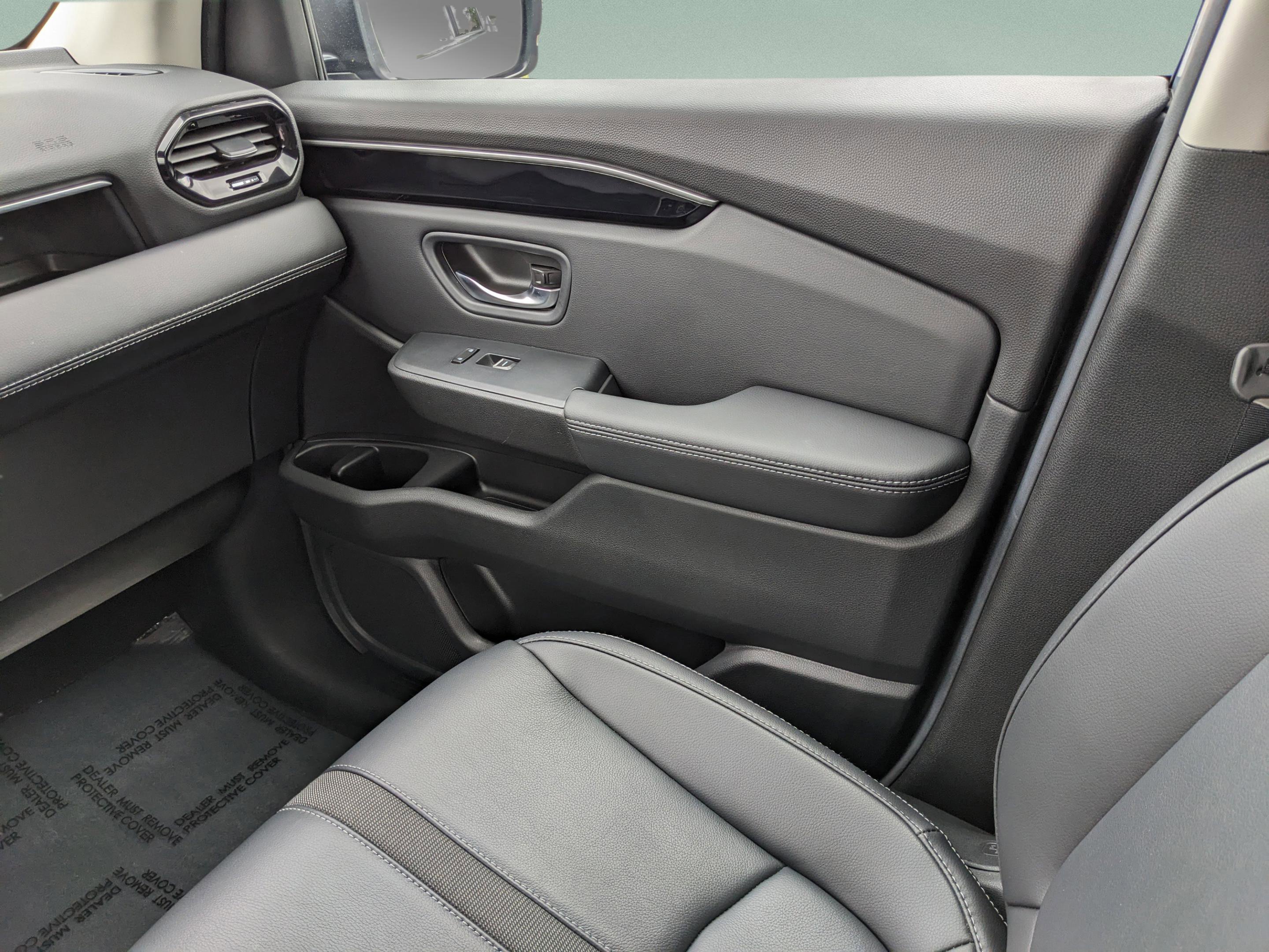 Used 2025 Honda Pilot Touring image 19