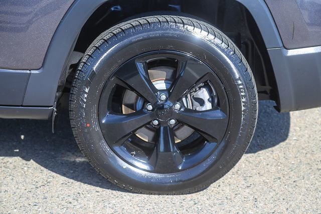 Used 2019 Jeep Cherokee Altitude image 12