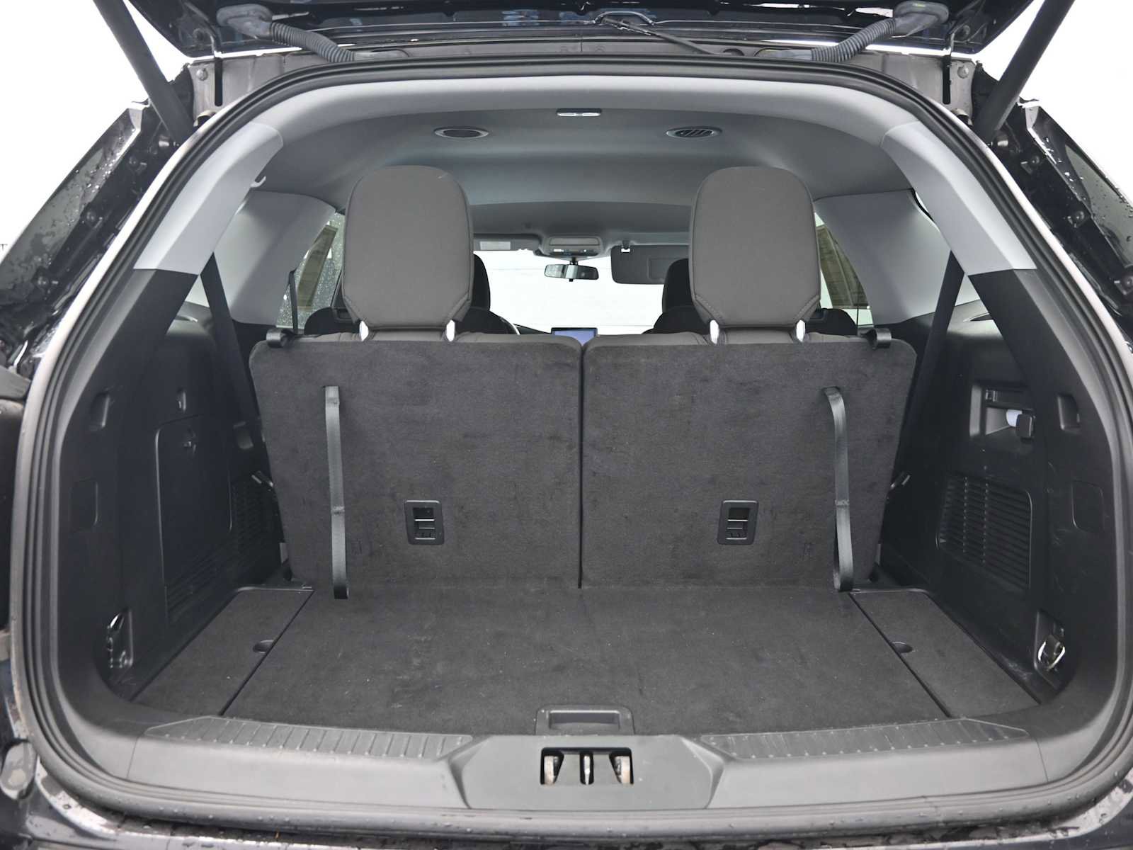 Used 2022 Ford Explorer XLT image 17