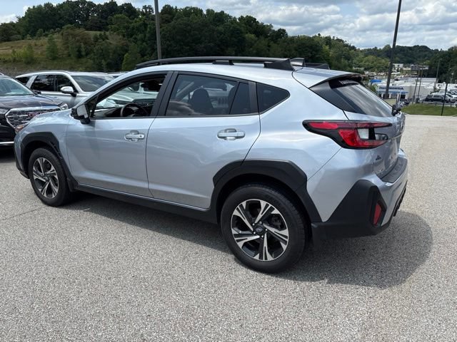 Used 2025 Subaru Crosstrek 2.5i Premium AWD/4WD image 3