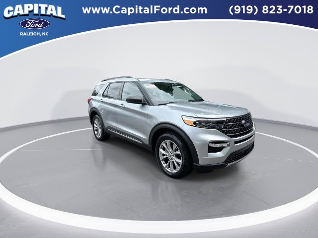 Certified 2023 Ford Explorer XLT w/ Equipment Group 202A AWD/4WD image 2