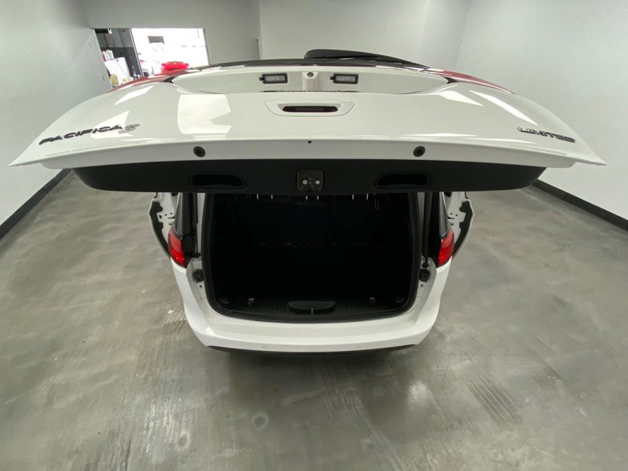 Used 2018 Chrysler Pacifica Limited w/ S Appearance Package FWD image 53