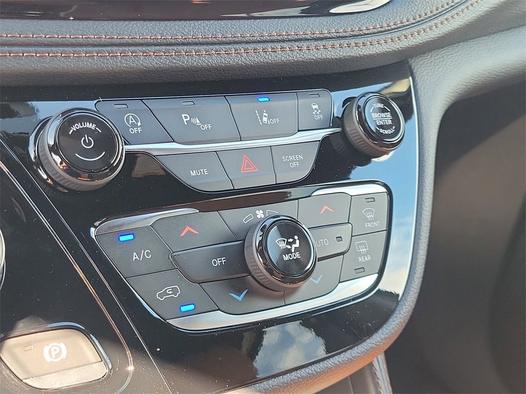 New 2026 Chrysler Pacifica Pinnacle image 34