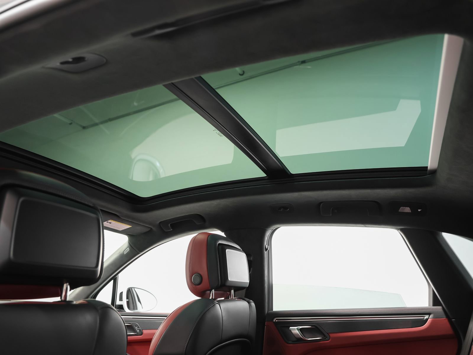 Certified 2022 Porsche Macan GTS image 53