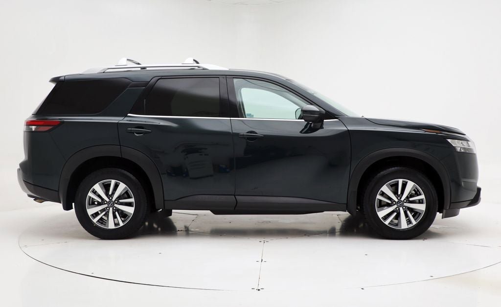 Used 2023 Nissan Pathfinder SL w/ Cargo Package AWD/4WD image 3