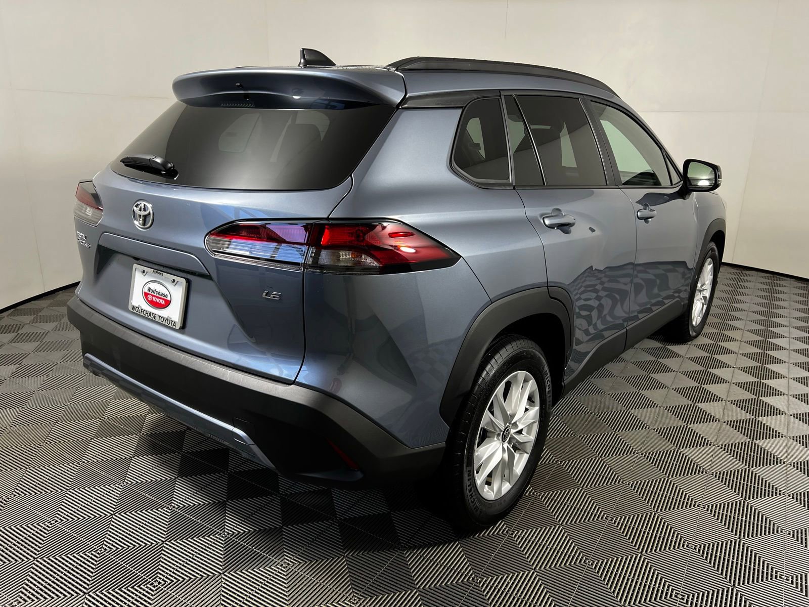 Used 2026 Toyota Corolla Cross LE FWD image 5