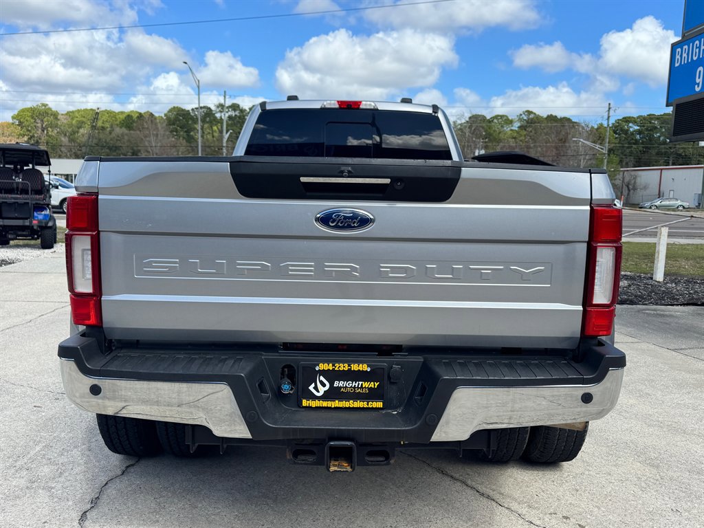Used 2021 Ford F350 Lariat w/ Lariat Ultimate Package AWD/4WD image 3