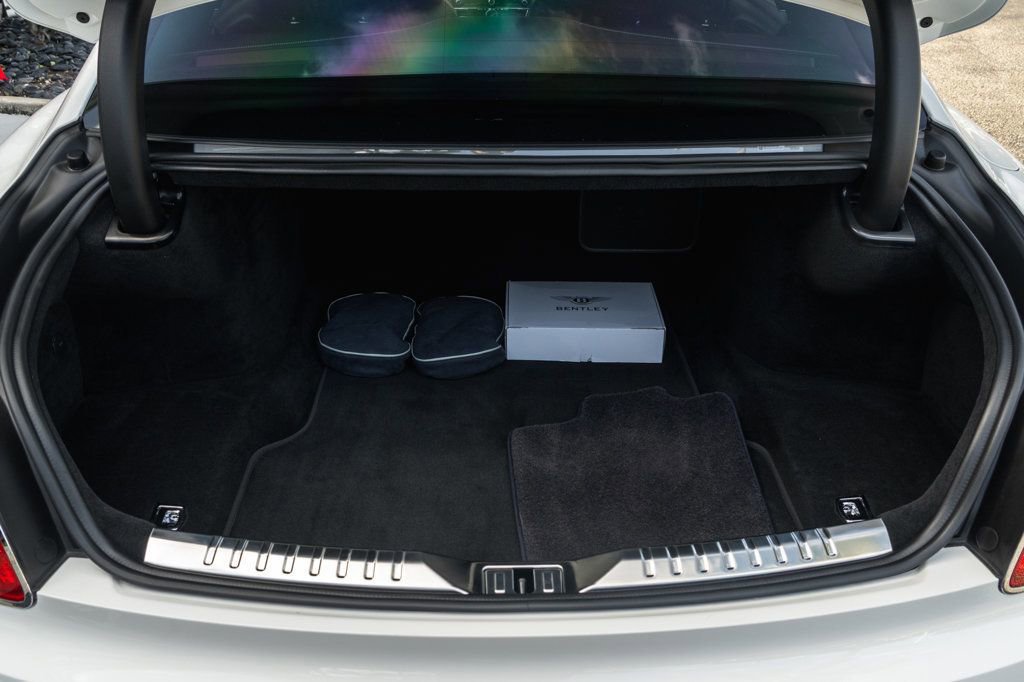Used 2023 Bentley Flying Spur Azure image 31