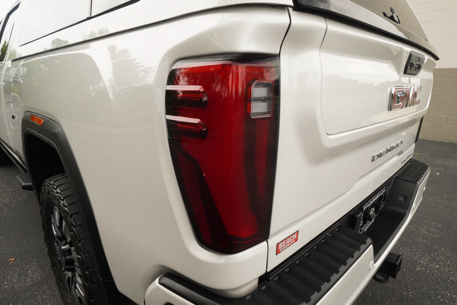 Used 2025 GMC Sierra 2500 Denali w/ Denali Reserve Package AWD/4WD image 36