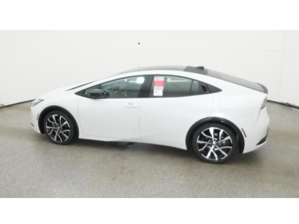 New 2026 Toyota Prius Plug-In Hybrid image 5