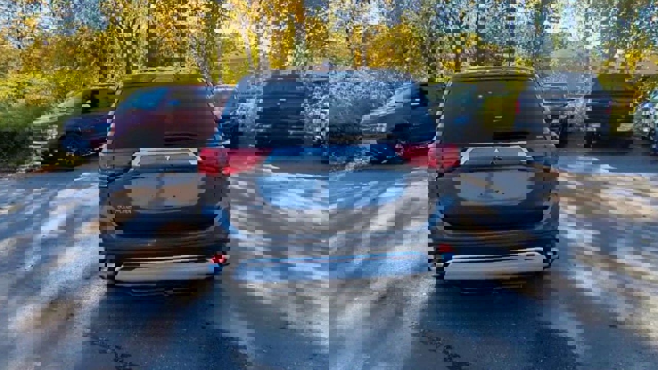 Used 2020 Mitsubishi Outlander ES image 47