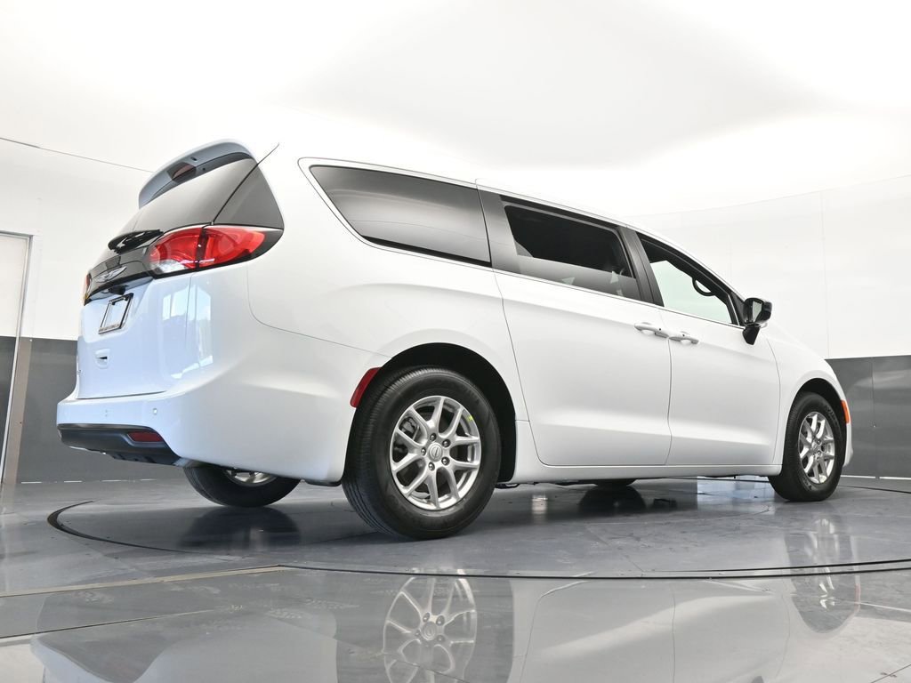 New 2026 Chrysler Voyager LX image 56