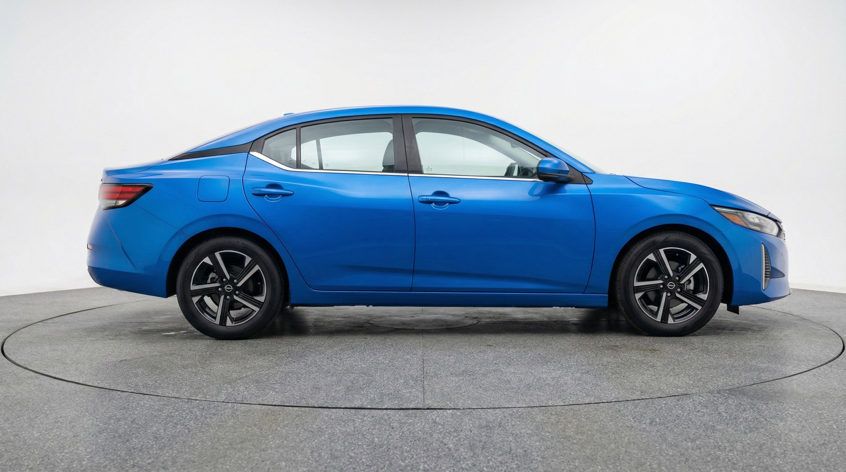 Used 2025 Nissan Sentra SV image 11