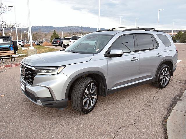 Used 2024 Honda Pilot Touring image 3