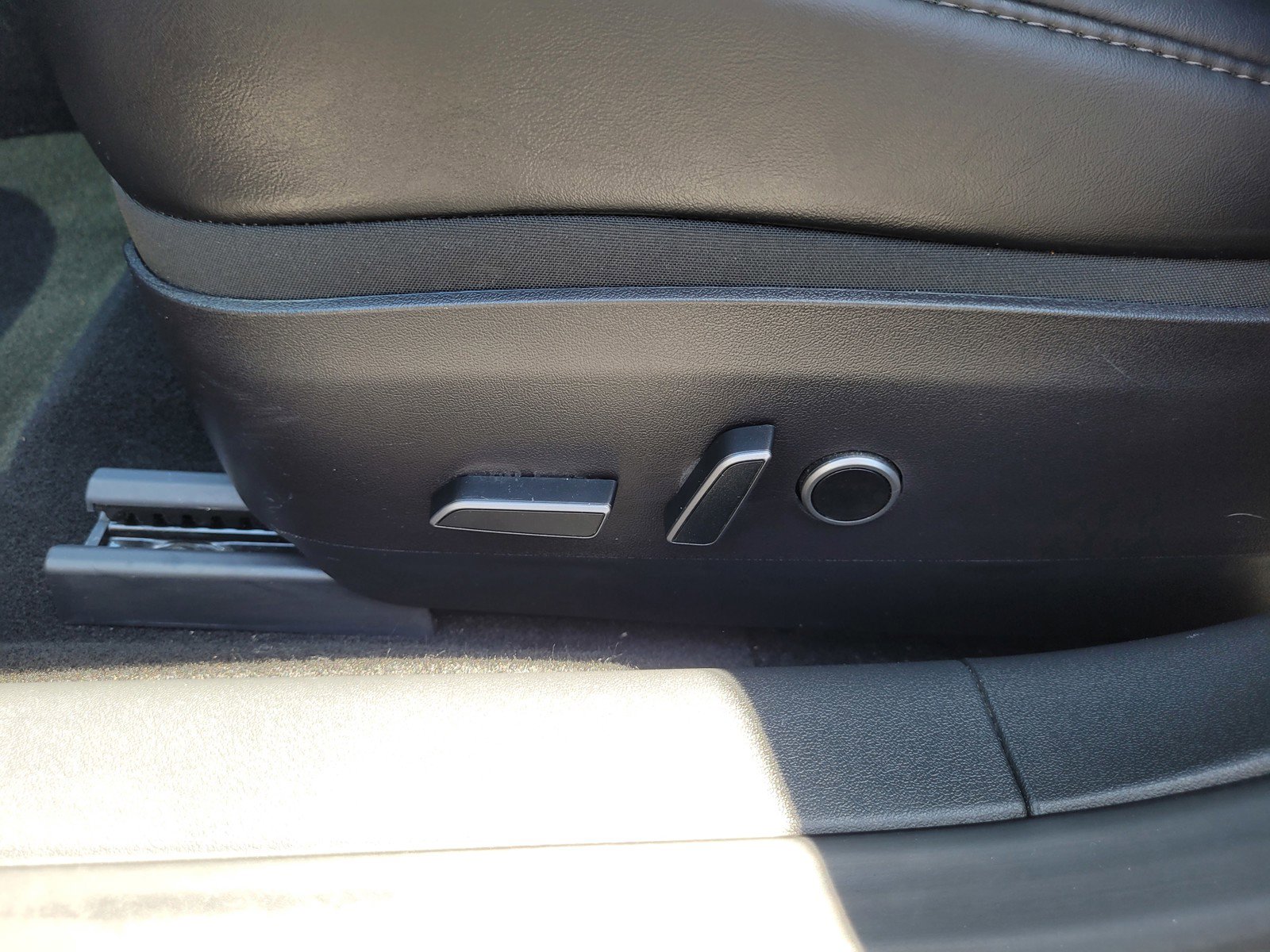 Used 2023 Tesla Model 3 Standard Range image 11