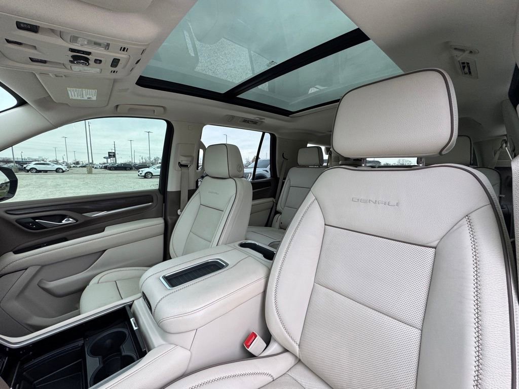 Used 2021 GMC Yukon Denali w/ Denali Premium Package image 25