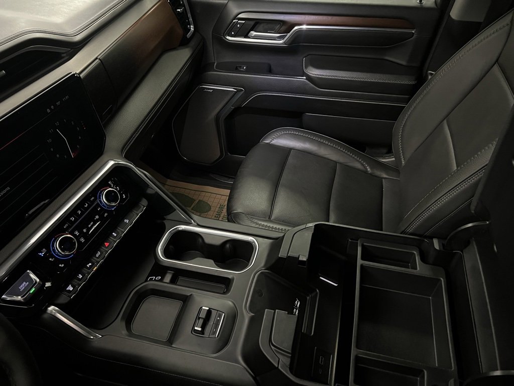 Used 2024 GMC Sierra 3500 Denali w/ Denali Reserve Package image 43