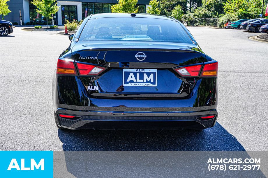 Used 2025 Nissan Altima 2.5 SV FWD image 10