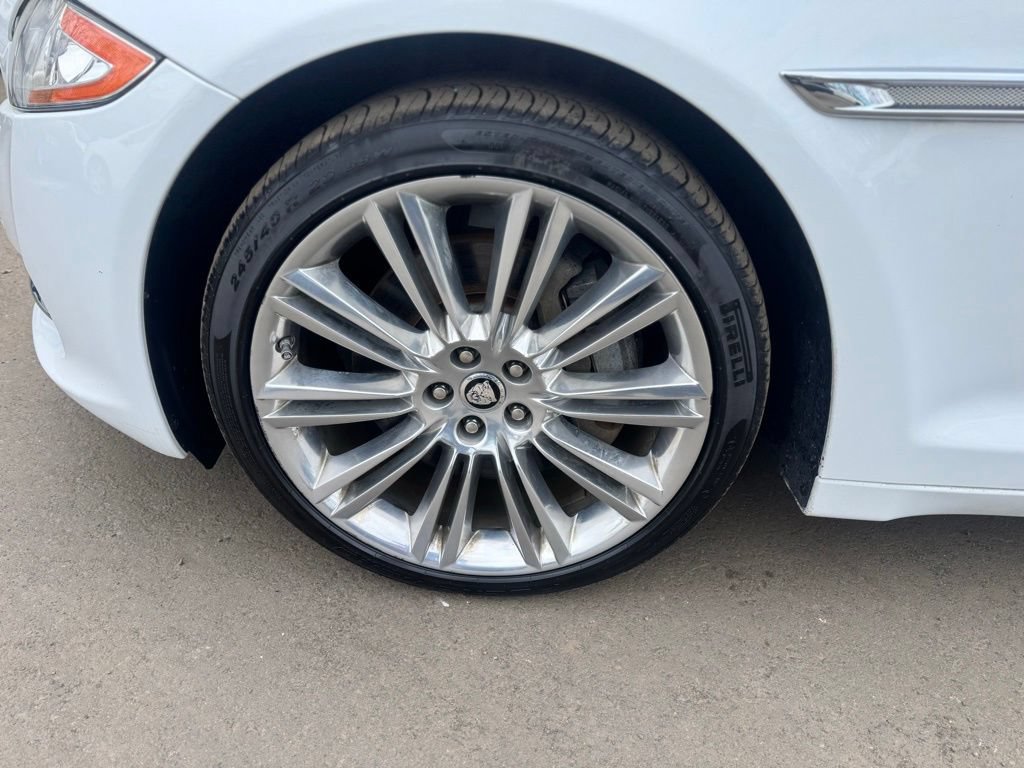 Used 2013 Jaguar XJ AWD image 14