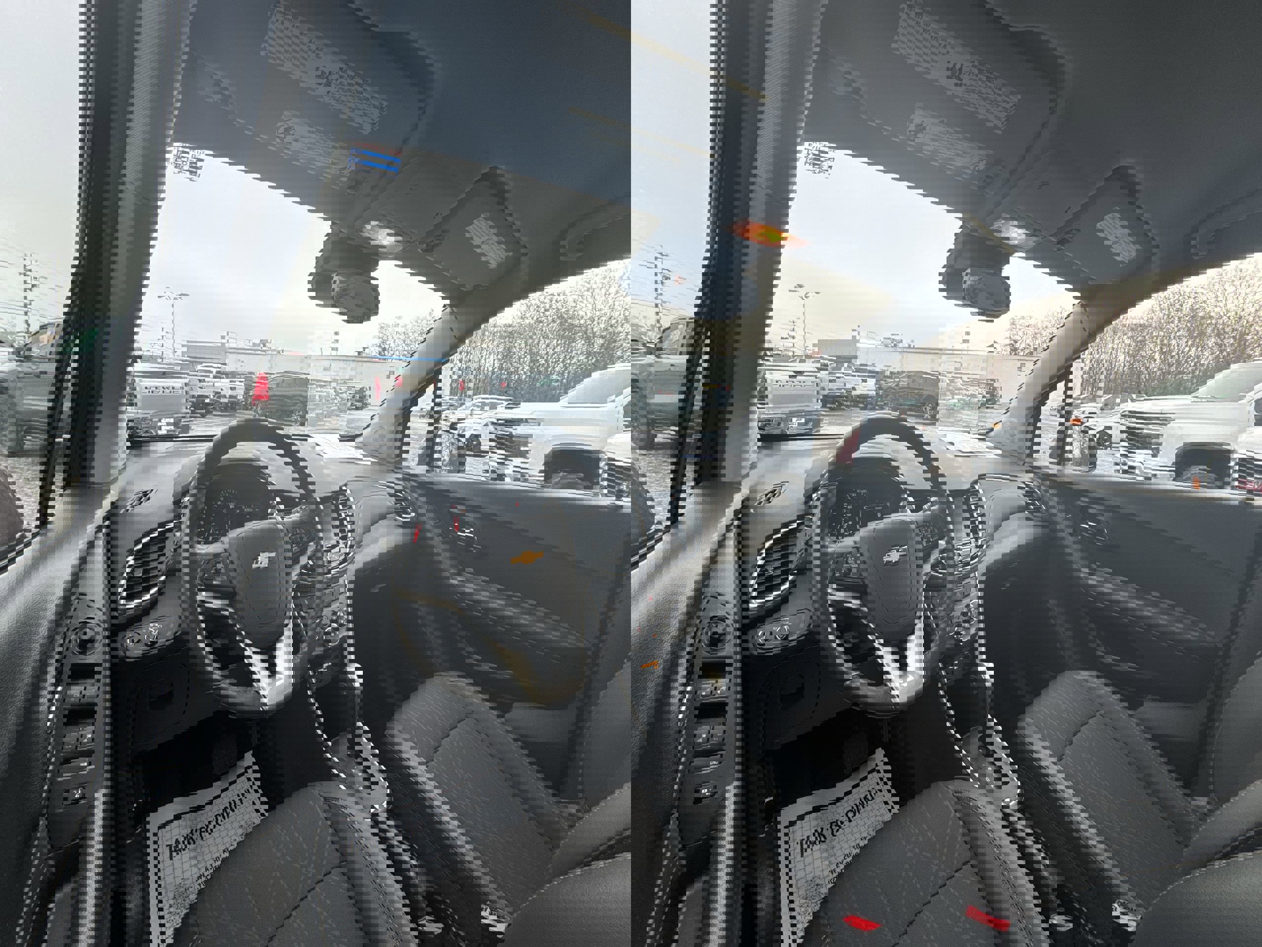 Used 2022 Chevrolet Trax LT w/ LT Convenience Package image 10