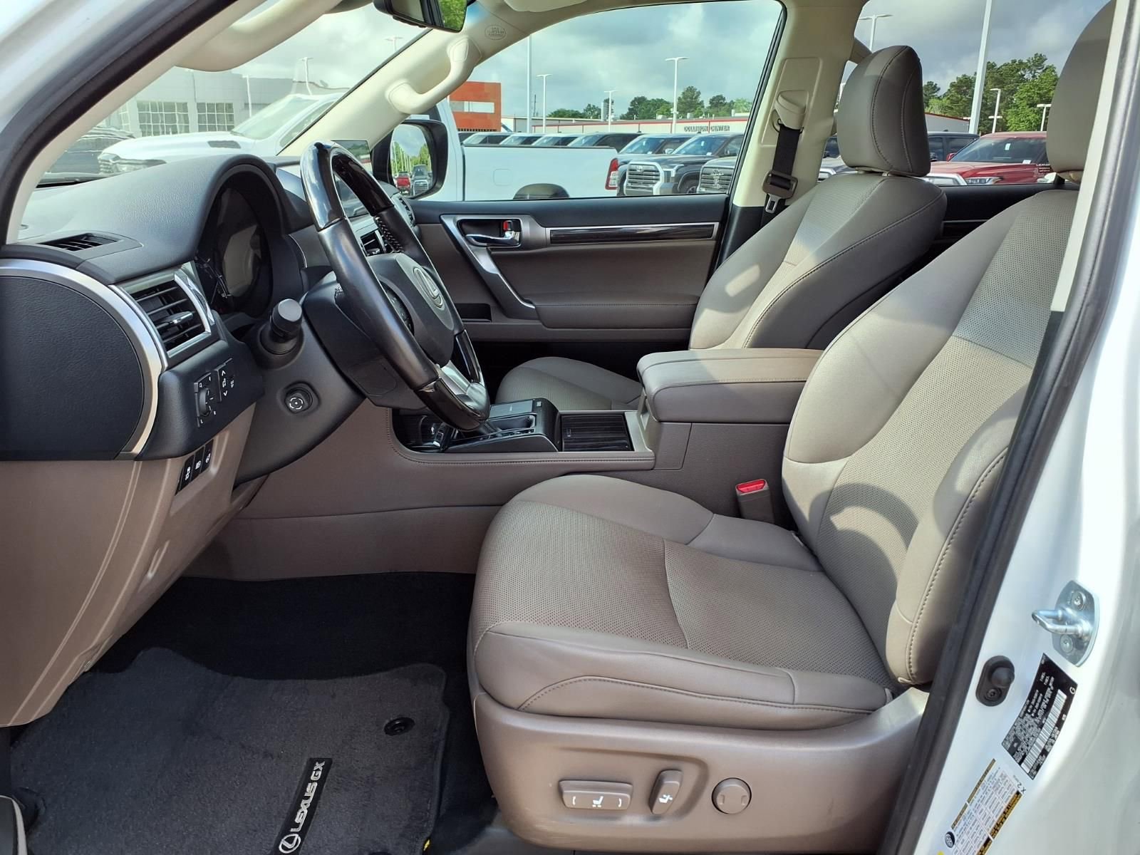 Used 2022 Lexus GX 460 Premium w/ Accessory Package image 20