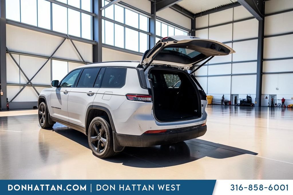 Used 2023 Jeep Grand Cherokee L Laredo AWD/4WD image 29