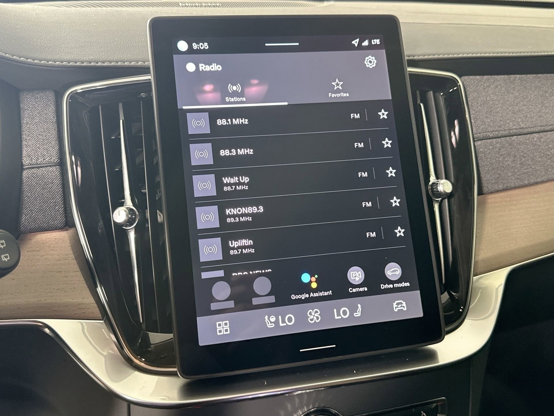 New 2026 Volvo XC90 B5 Plus w/ Protection Package Premier AWD/4WD image 14